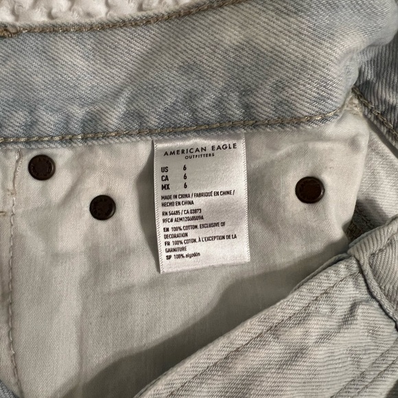 Distressed American Eagle denim shorts - Picture 3 of 5